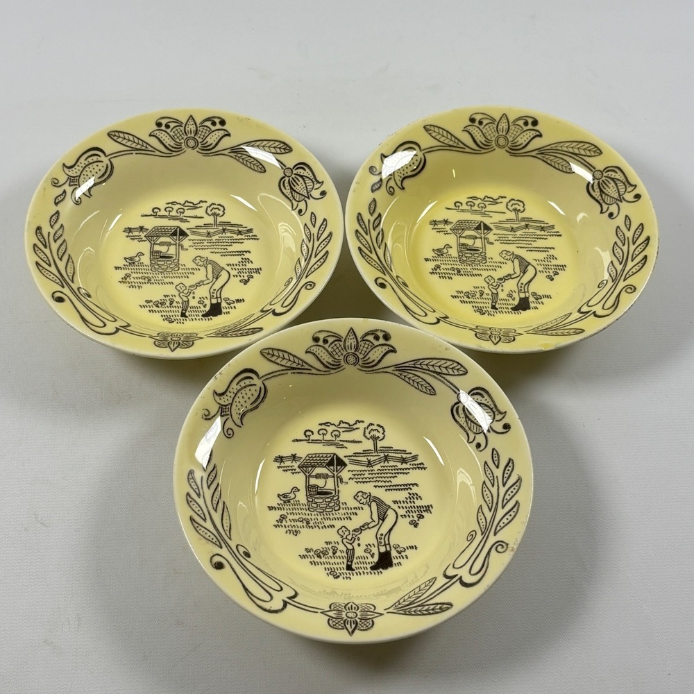 Vintage Bucks County Dessert Berry Fruit Bowl Set of 3 Yellow Royal Sebring